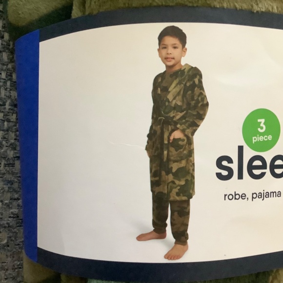 Lands End 3 pc youth set robe, PJ top & PJ bottom Green Camouflage Size L(14/16) - Picture 2 of 16